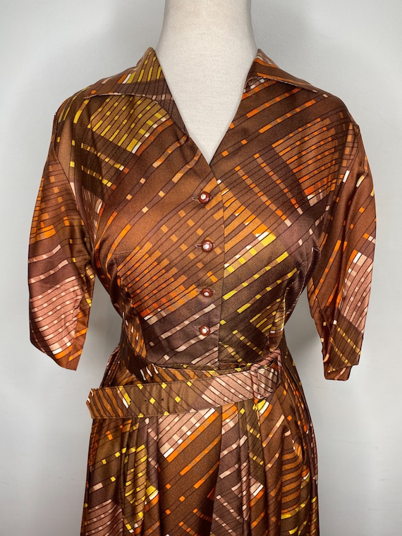 1950s-60s Brown and Orange Zig Zag Patterned Dres… - image 3