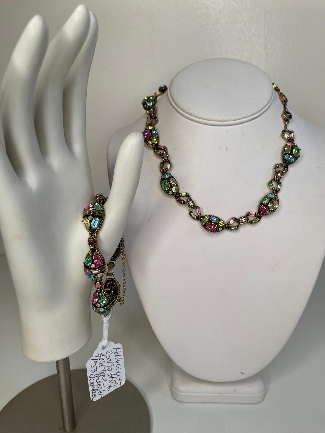 Hollycraft Pastel Piece Set