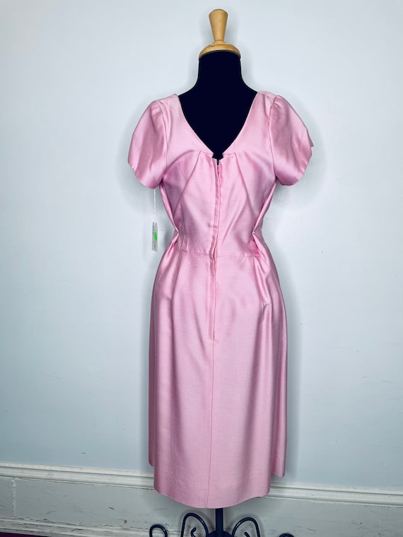 1960s Pink Linen Dress with White Embellishments - image 4