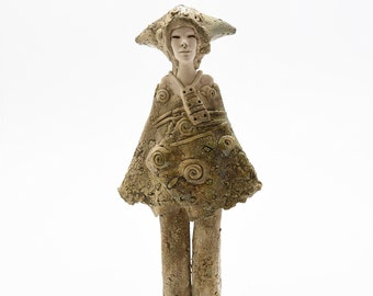 Postać ceramiczna, ceramic figure , ceramic sculpture, ceramic art, hand made clay sculpture. 32cm