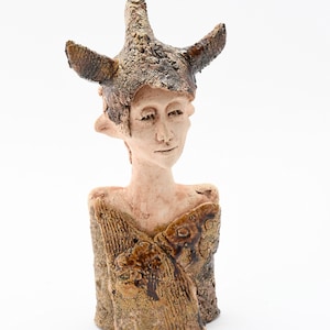 Ceramic Bust, ceramic sculpture, ceramic art, hand made clay sculpture. 33cm