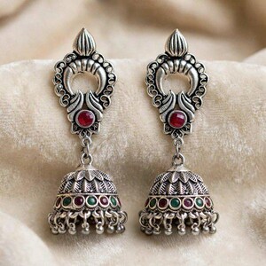 Brincos Jhumka em Prata Oxidada com Rubi | Pedras Multicoloridas, Design Étnico Tribal