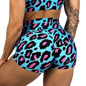 Women&#39;s Blue Leopard Scrunch Butt Shorts