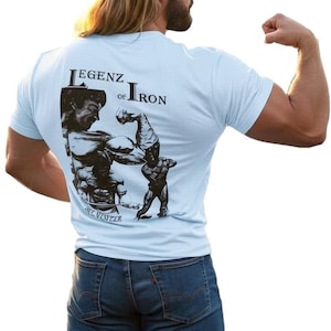 Peut inclure: Ensemble de trois tasses en céramique avec une finition mate et mouchetée. Les tasses sont de couleur crème, gris clair et gris foncé. Chaque tasse a un design simple et minimaliste, parfait pour le café ou le thé.