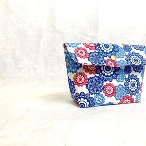 Medium pouch with metal button, cosmetic bag, travel pouch, small project bag, organize pouch