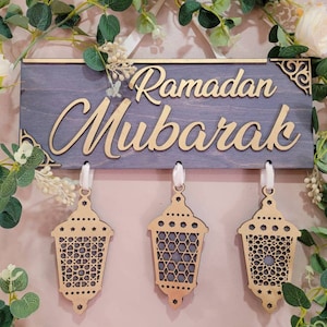 Beautiful handmade Ramdan Mubarak with Lanterns Wall Decoration