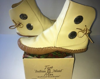 taos trapper moccasins