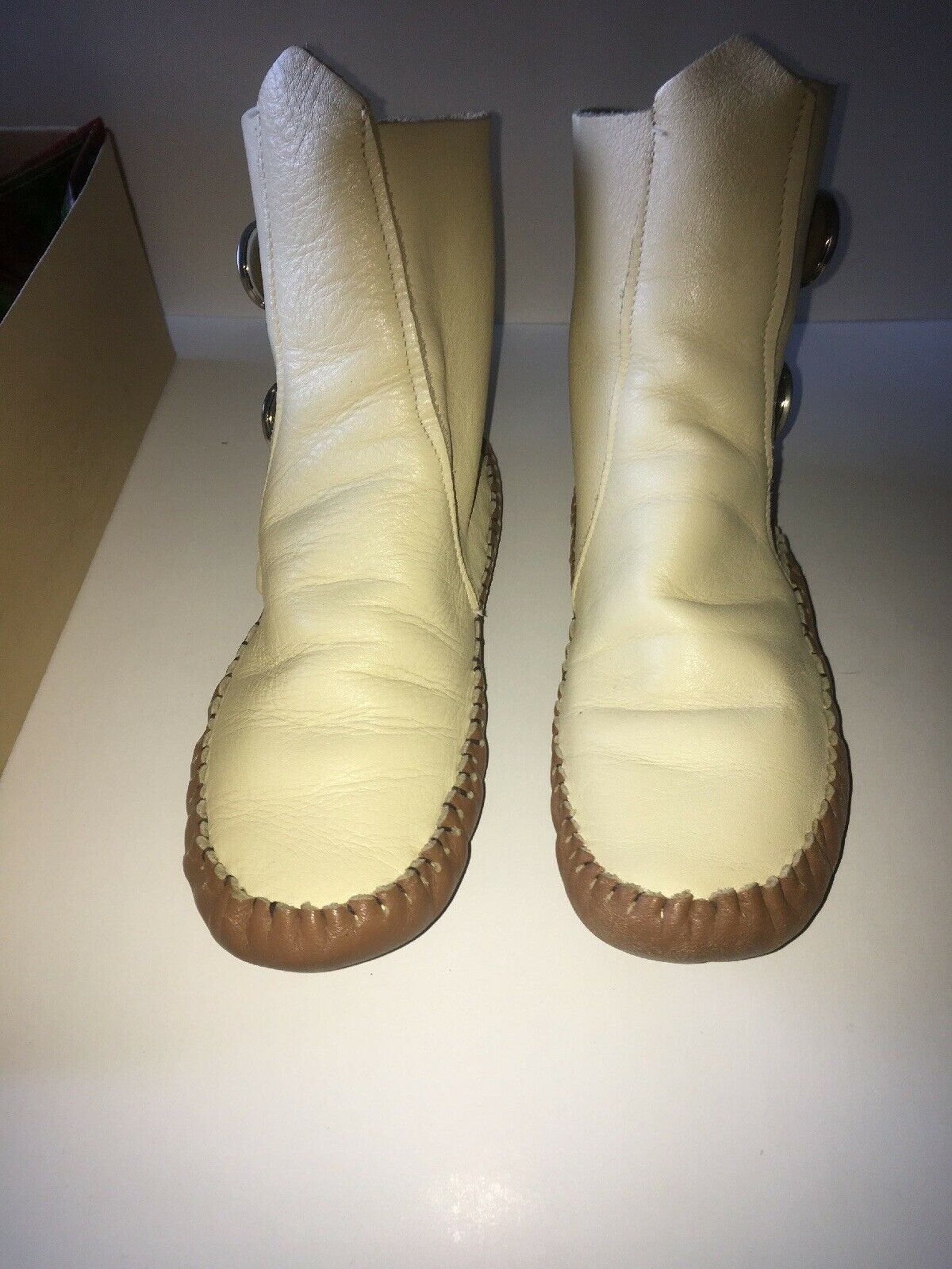 Moccasin Vintage TAOS Pueblo Beige Smooth Leather With 4 | Etsy