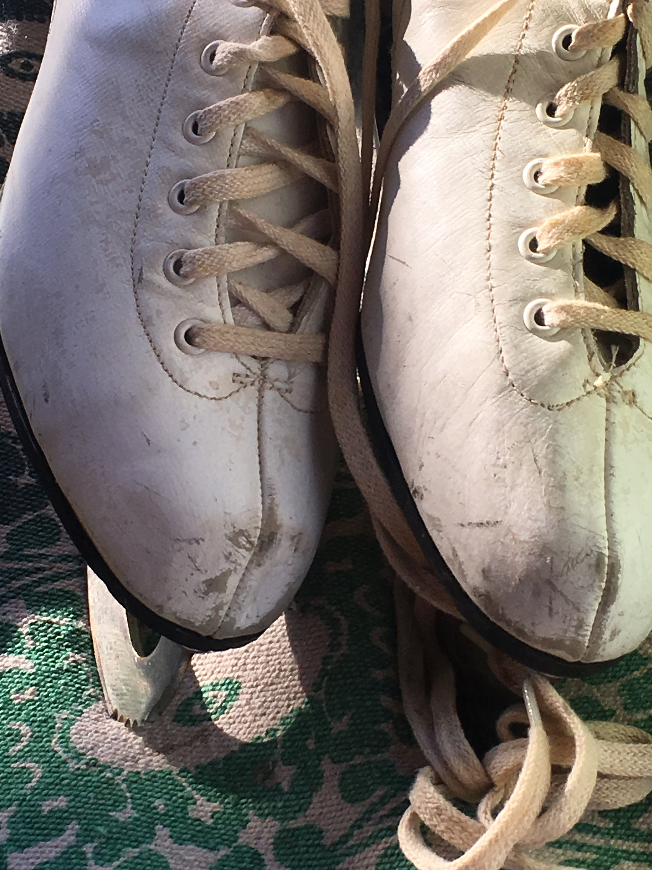 Ice Skates Size 10 Narrow Authentic Canadian Made Winnwell Ladies