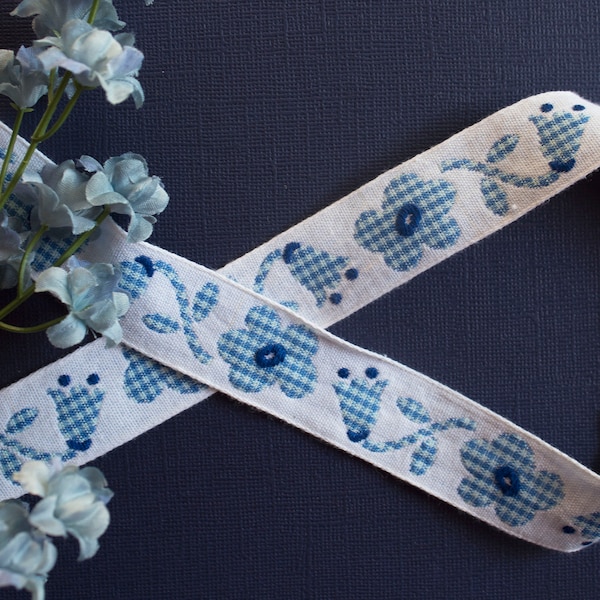 7/8" Wide Blue and White Embroidered Ribbon with Plaid Floral Designs (RL031-BLU)
