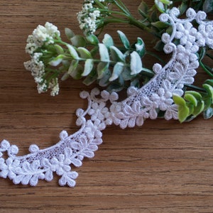 2 1/8&quot; Thick White Embroidered Scallop Trim with Flower, Leaf, & Swirl Designs (RL032-WHT)