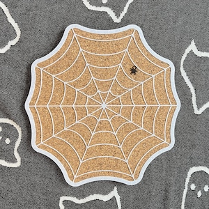 Gruselige Spinnennetze Pinnwand | Korktafel (mehrere Größen)