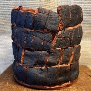 Rustieke handgemaakte Terra Red klei "rotswand" pot voor cactussen, vetplanten en caudex (51.13)