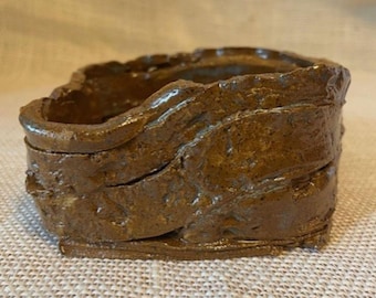 Rustykalna, ręcznie robiona, kwadratowa, teksturowana doniczka ścienna na kaktusy, sukulenty, kaudexy i bonsai (18,9)