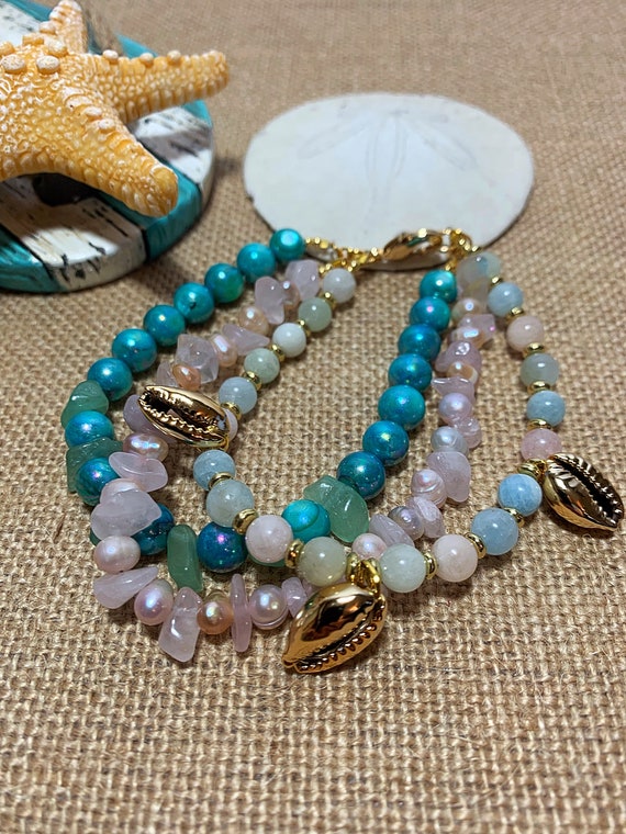 3 layered pearl quarts and shell bracelet
