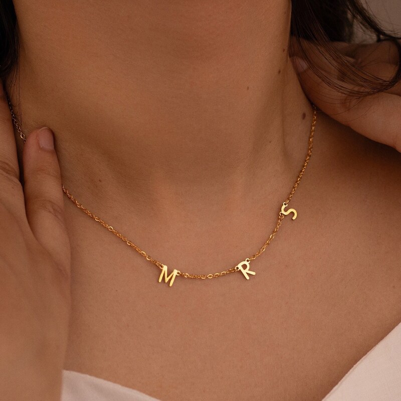 SILVER MRS NECKLACE