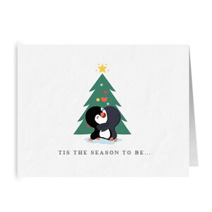 To sezon, aby zakochać się w Tobie jeszcze bardziej | Słodka kartka świąteczna Punny Penguin | Romantyczne kartki świąteczne | Karty miłosne Punny