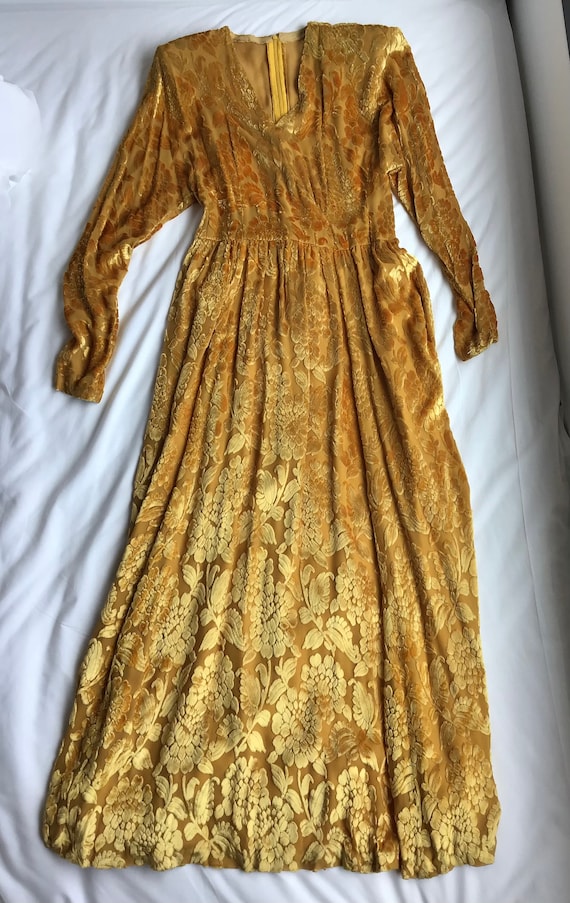 Incredible vintage velvet gold 1930s-1940’s dress - image 2