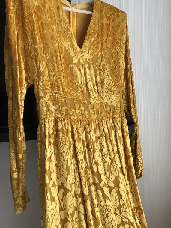 Incredible vintage velvet gold 1930s-1940’s dress - image 4