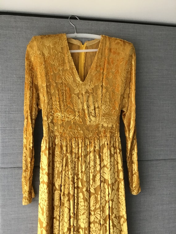 Incredible vintage velvet gold 1930s-1940’s dress - image 3