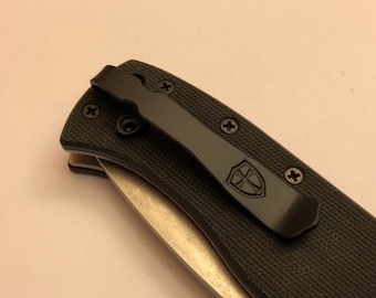 Matowy czarny tytanowy klips do kieszeni Deep Carry, przeznaczony do noża Emerson CQC-7 CQC-15 wyprodukowanego w USA