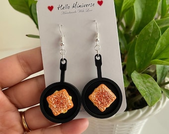 Orecchini a forma di padella in miniatura - Gioielli a tema cibo in miniatura, orecchini a tema cibo, gioielli a tema cibo, i migliori snack a tema cibo - Orecchini a tema cibo in miniatura