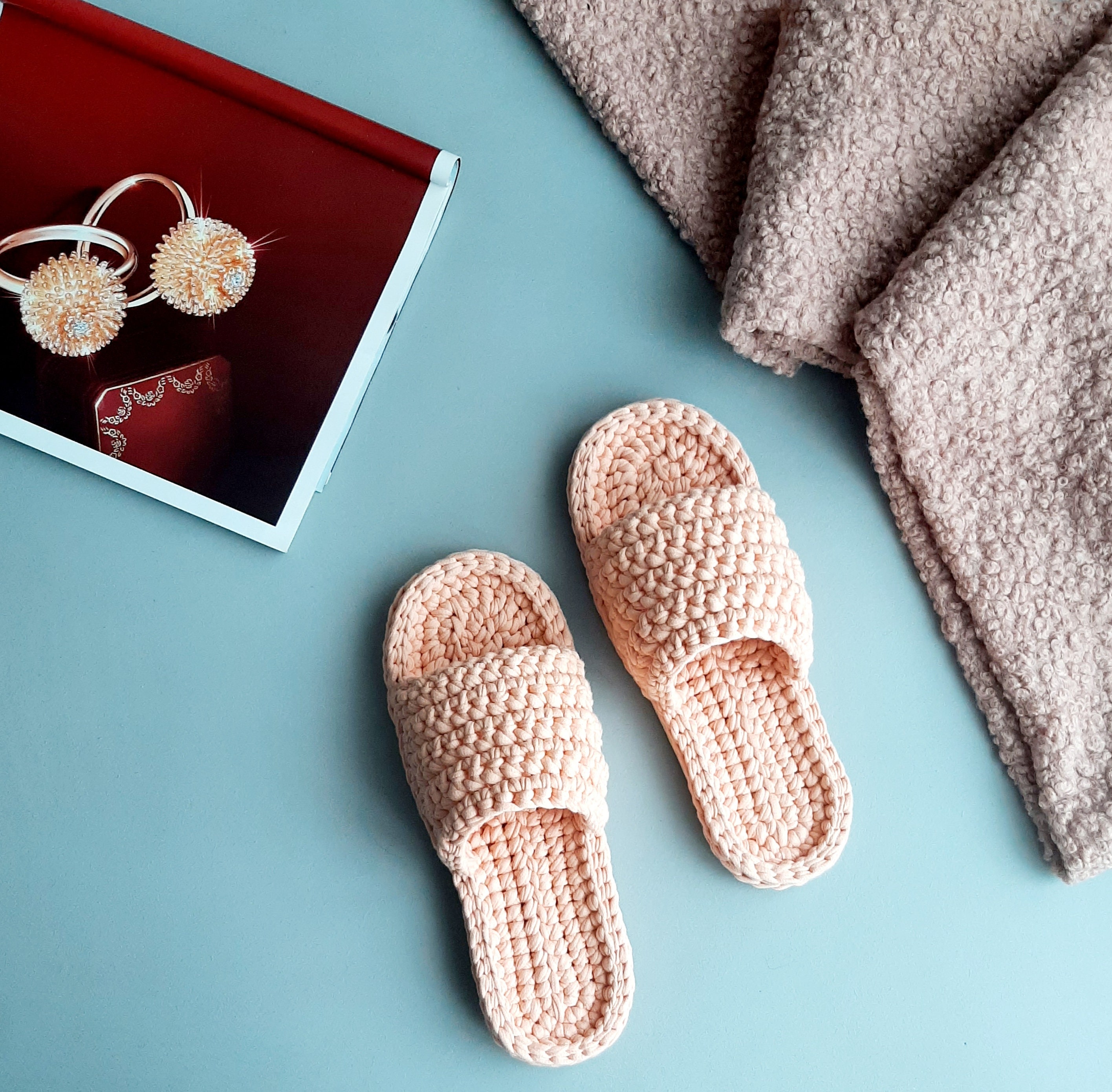 inexpensive slippers for guests