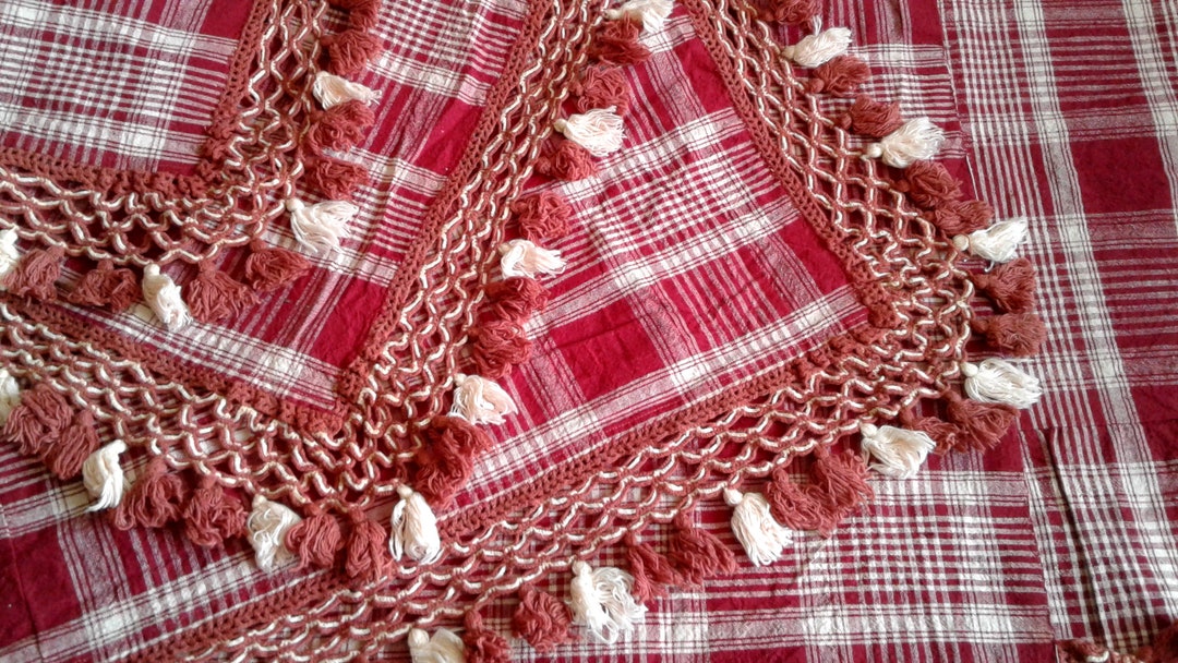 On Sale Antique Bedspread With Lace, Bedcover Hand Woven Fabric