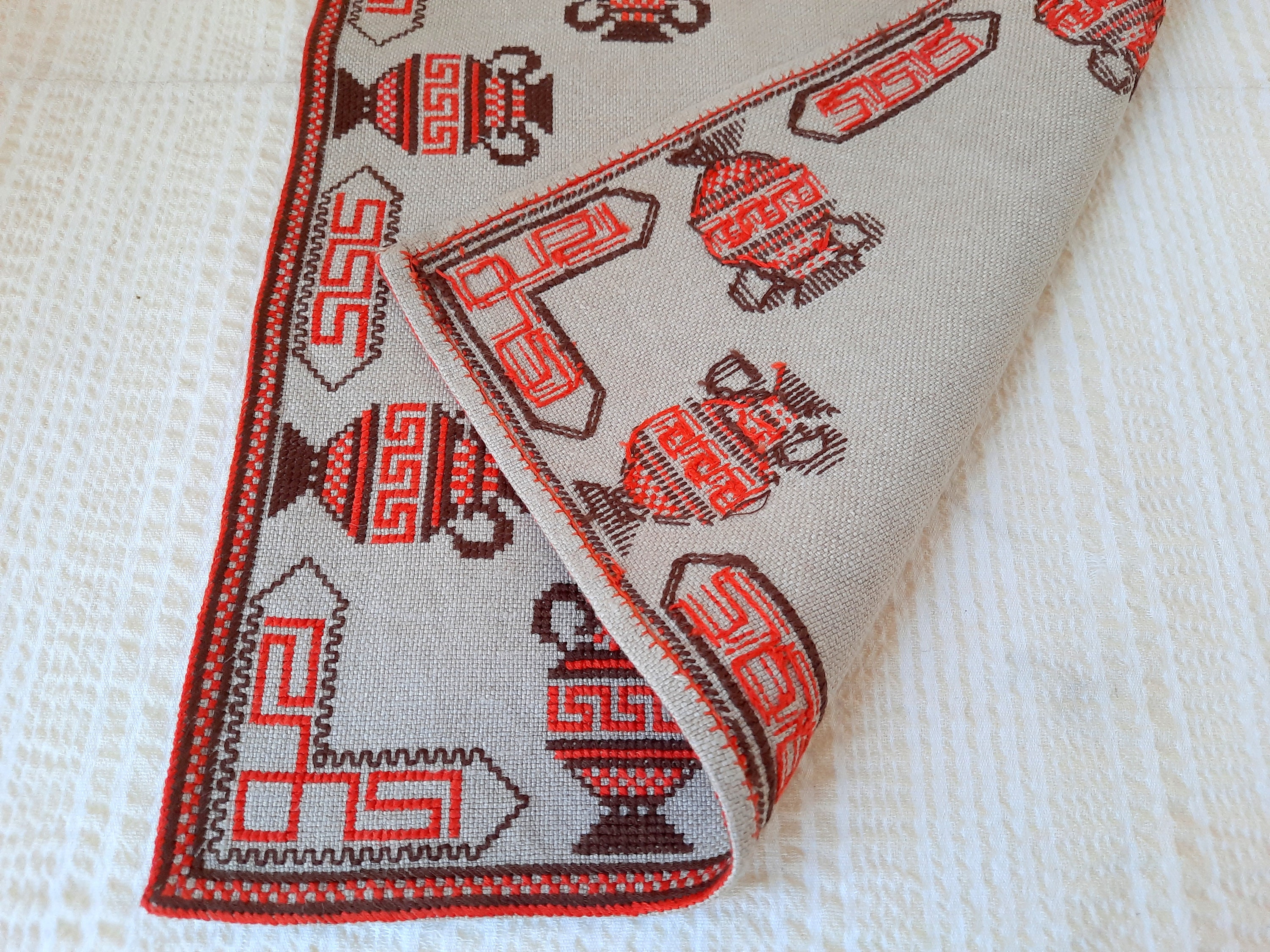 ヴィンテージの手刺繍テーブルクロス - Etsy 日本