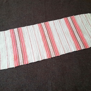 Tapete sueco vintage de algodão, pequeno, tecido à mão, tapete escandinavo feito à mão, tapete listrado - branco e rosa, decoração rústica para casa, venda