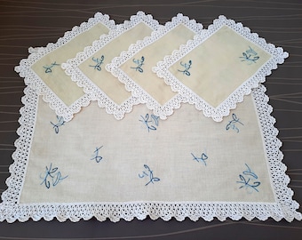 Vintage tablecloth, Tablecloth and 4 Napkins