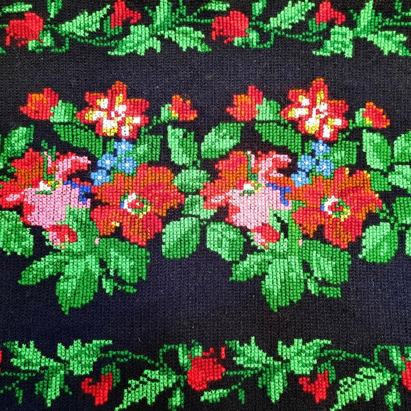 Rare Hand Embroidered Tapestry 57,5 x 27,5 in, Vintage Wall Tapestry, Embroidered Wall Rug, Flowers, Hanging Tapestry, Gifts