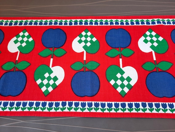 Vintage printed table runner, Scandinavian style