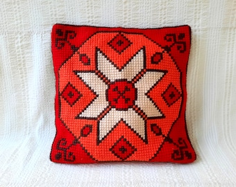 Vintage handbestickter Kissenbezug im skandinavischen Stil