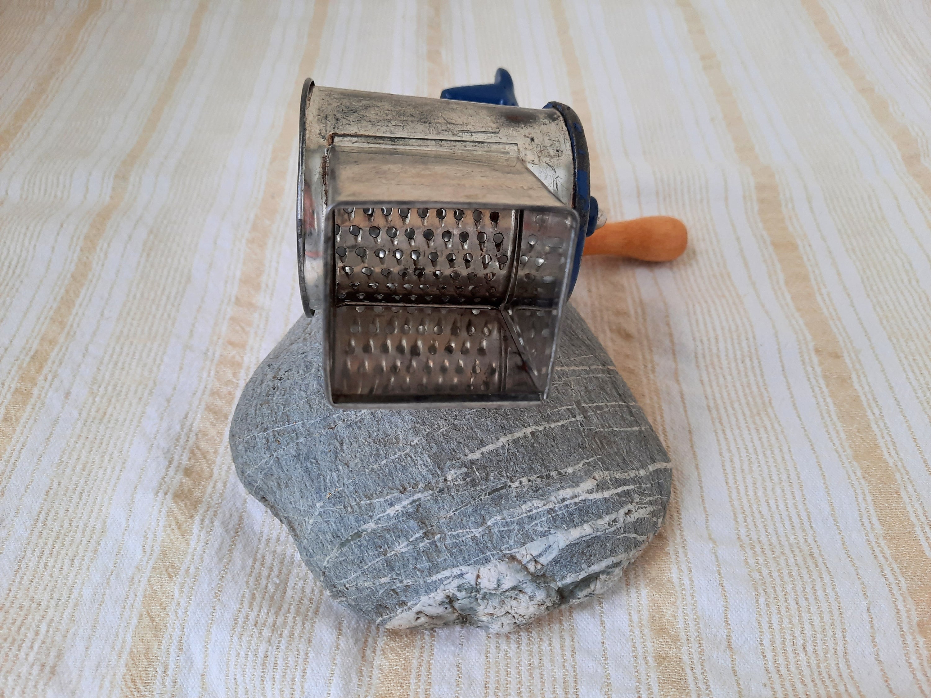 Vintage Swedish Cheese Grater, Hand Grinder Wooden Handle, Grater for Nuts,  Vintage Kitchen Utensil, Grater Machine, Hand Kitchen Tool 