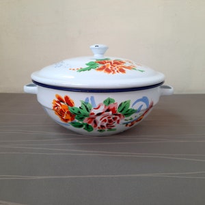 Vintage enamel bowl, Small enamel soup tureen