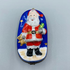 Limoge - Peint Main - Santa - Trinket Box – Hand Painted Holly Inside
