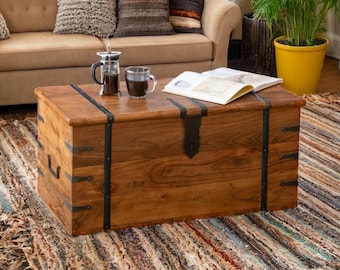 Mesa de centro Thakat de madera de acacia