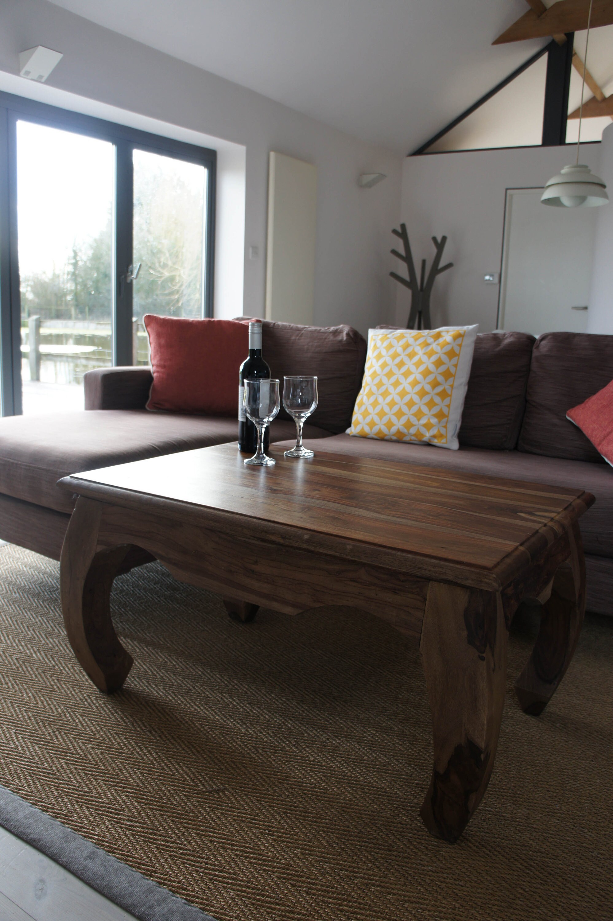 Opium leg 2024 coffee table