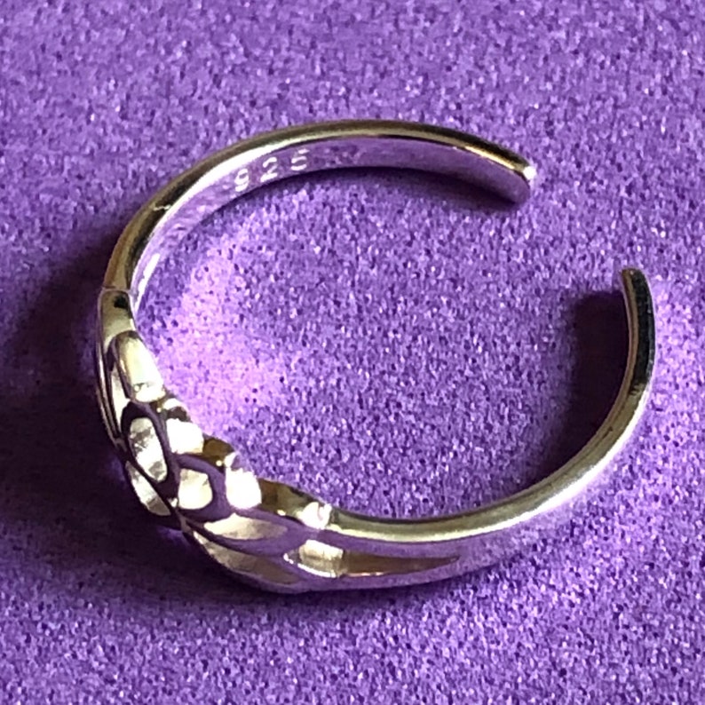 Sterling Silver Lotus Flower Toe Ring 925 - Etsy UK