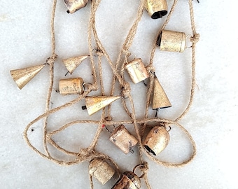 Rustic Vintage Old Bells Garland / Bell Garland / Country Farmhouse Decoration / Barn Bells / Home Decor