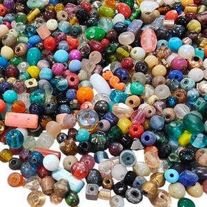 Diverse glaskralen voor het maken van sieraden, knutselen met lampen, knutselspullen, decoratieve hobby 2000 stuks