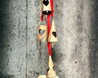 Handmade Heart Bells Hanging Decoration Love Gifts Antique Gold Finish 45 cm Length Galvanized Metal Heart Wall Décor