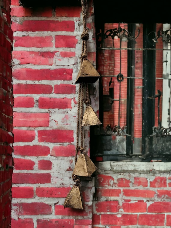 Red Antique Style Loud Metal Yard Bell Hanging Rustic Farmhouse Decor Porch Art Red Antique Style Loud Metal Yard Bell Hanging Rustic Farmhouse Decor Porch Art