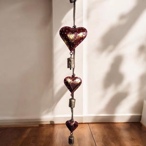 Handgefertigte Herz Glocken Hängedekoration Liebe Geschenke Gold Finish 65 cm Länge Wohnkultur Geschenke Verzierungen Hängen Glockenspiel