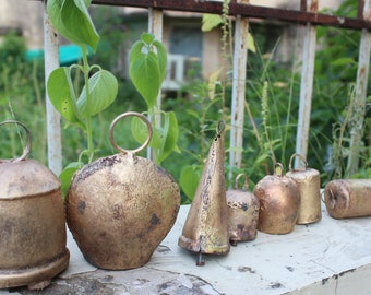 Shabby Chic Rustic Iron Tin Vintage Cow Bells Mix Assortment 7 Pieces Lot