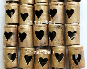 Décoration de la Saint-Valentin, cloches rustiques en forme de cœur doré, 2.5 pouces de hauteur, cloches en métal à collectionner, cloches d'amour rustiques, Lot de 125 pièces