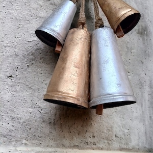 Giant Vintage Cow Bells , Harmony Bells , Garden Chimes Antique Finish , Wind chimes for Garden Patio Yard , Outdoor Decoration Set of 4 Pc