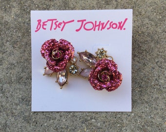 B3tsey J0hnson asymmetrical rose stud earrings