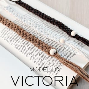 Handmade Macramé Bookmark with Bead – MODEL VICTORIA – Elegant Slim Design – 23 cm – Available in 3 Colors – Customizable Personalized Gift